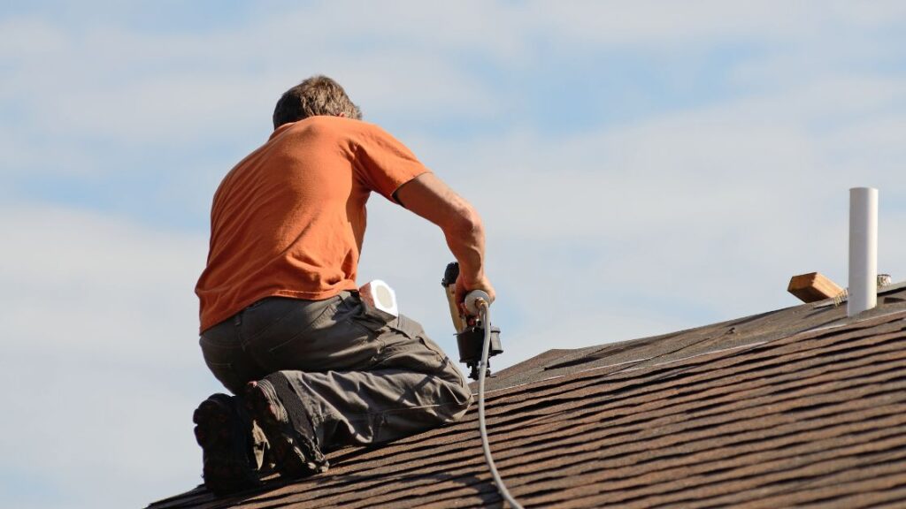 Roof repair by expert